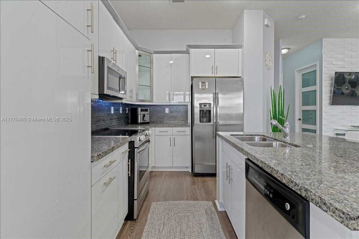 Small Image of 9786 WEST 34TH AVE, Hialeah Number 10