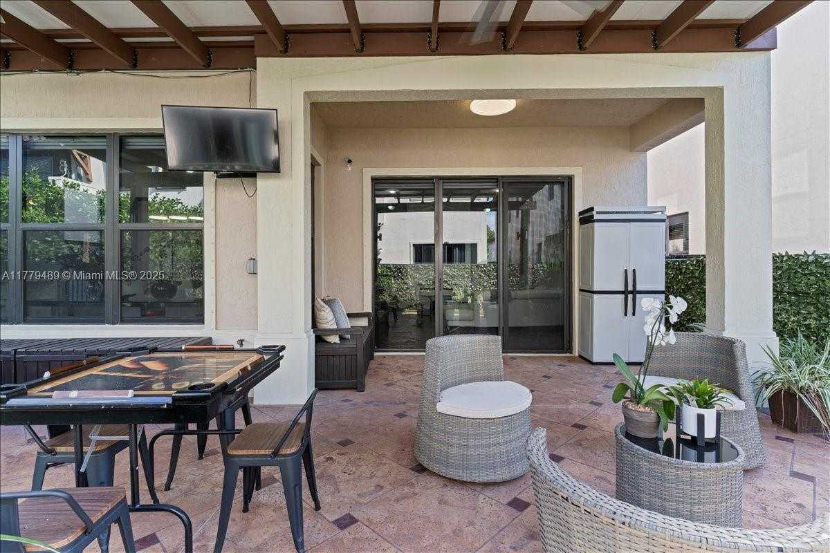 Small Image of 9786 WEST 34TH AVE, Hialeah Number 17