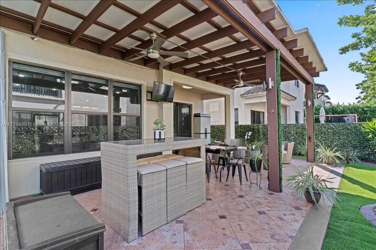 Small Image of 9786 WEST 34TH AVE, Hialeah Number 18