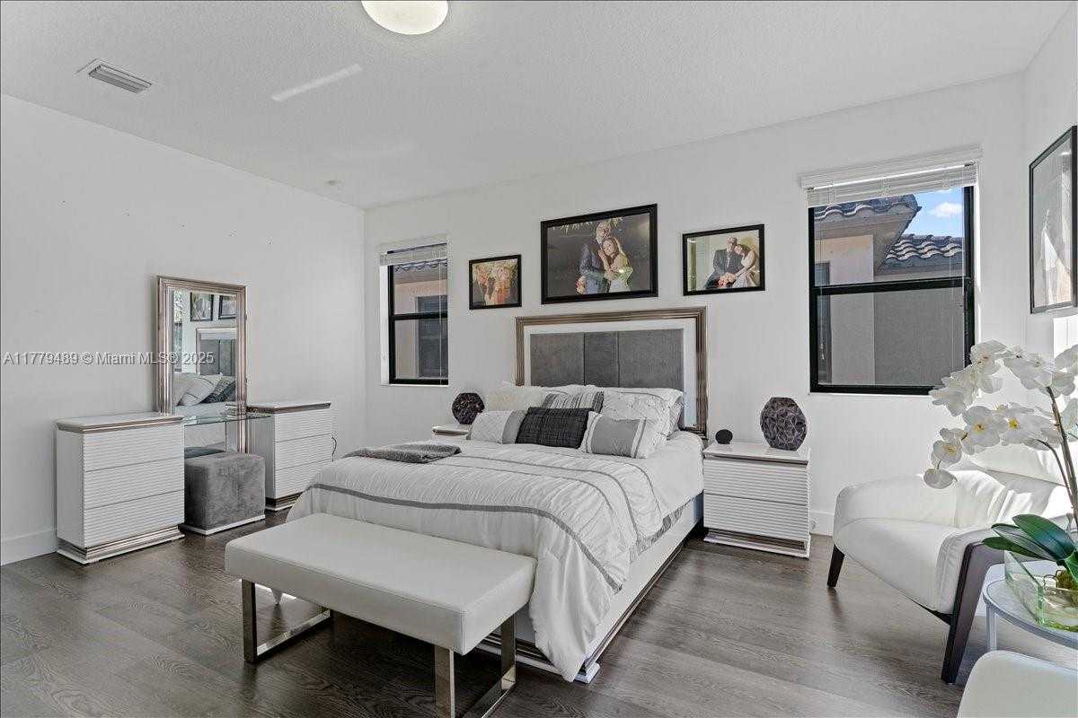 Small Image of 9786 WEST 34TH AVE, Hialeah Number 20