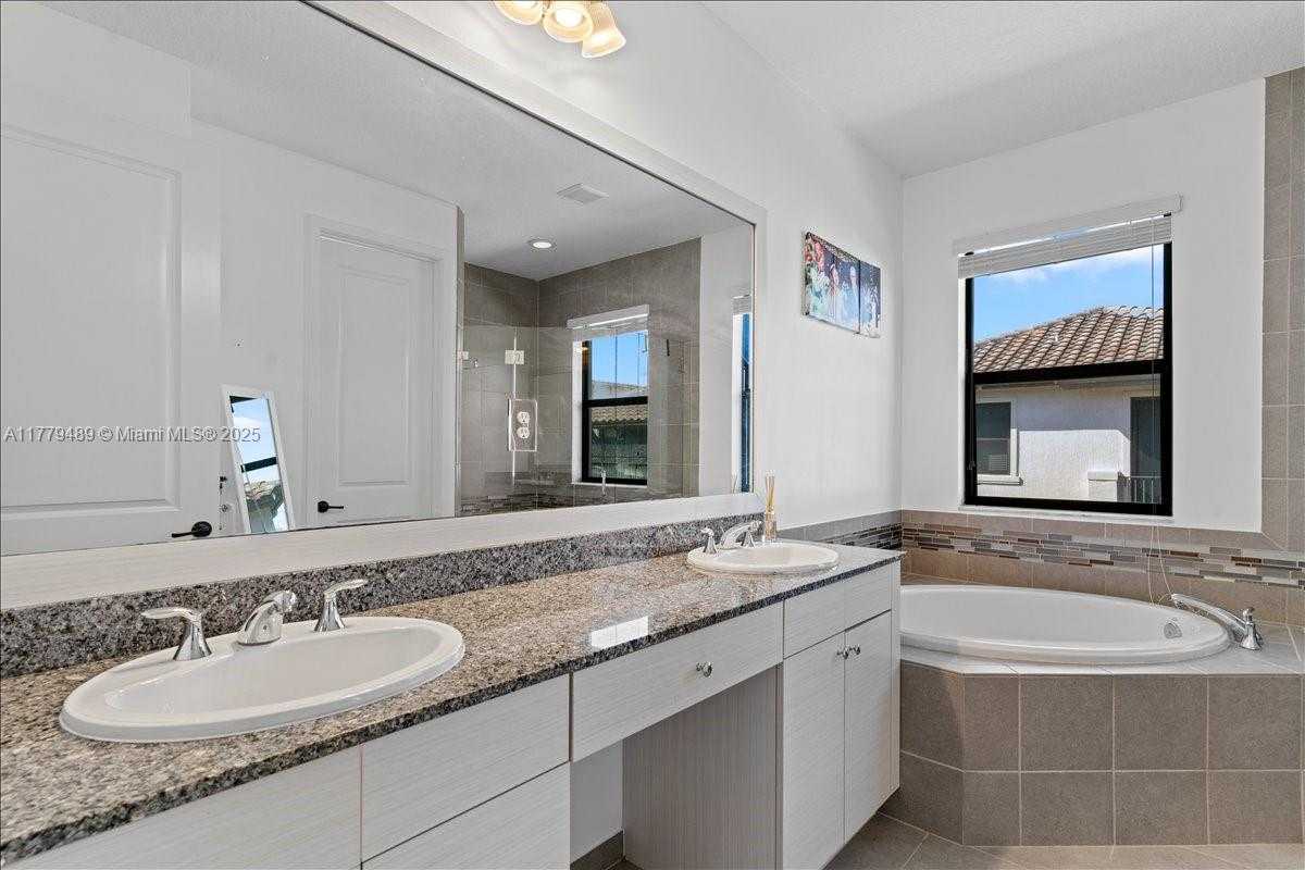 Small Image of 9786 WEST 34TH AVE, Hialeah Number 22