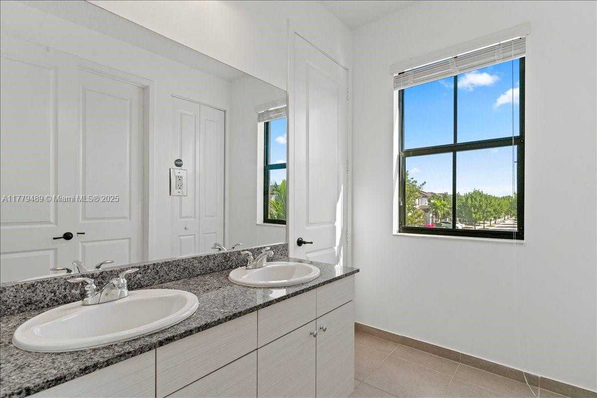 Small Image of 9786 WEST 34TH AVE, Hialeah Number 26