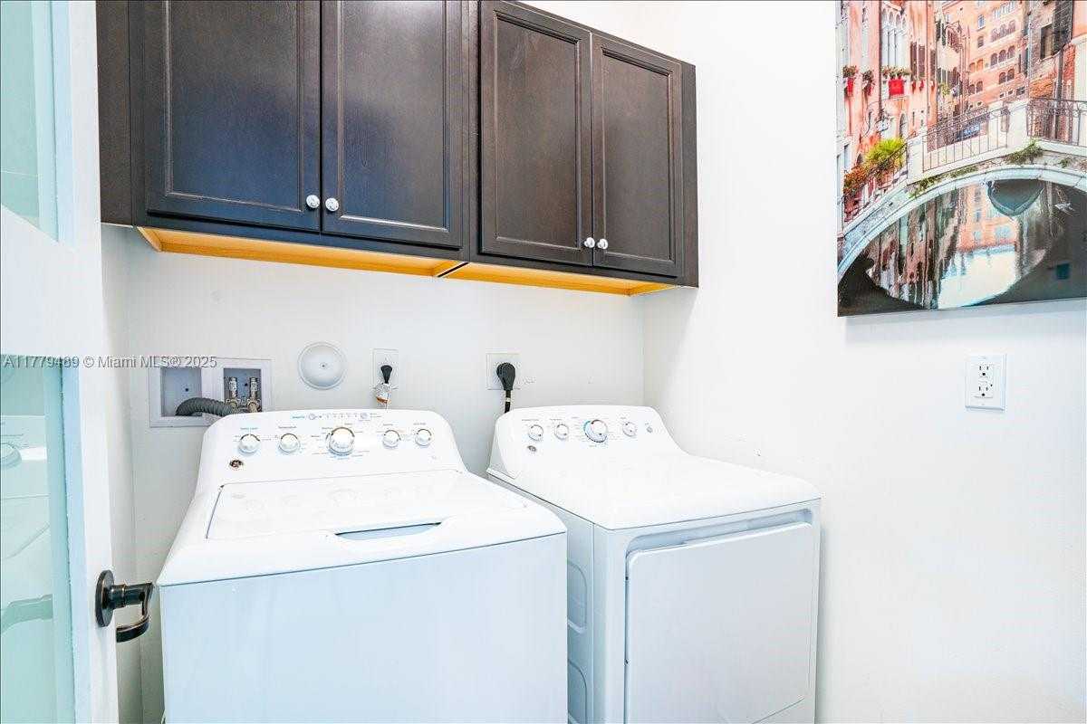 Small Image of 9786 WEST 34TH AVE, Hialeah Number 30