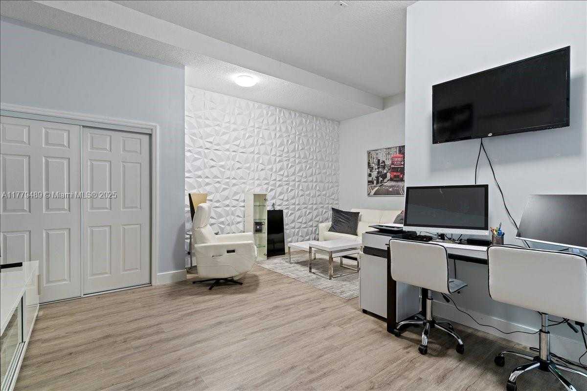 Small Image of 9786 WEST 34TH AVE, Hialeah Number 32