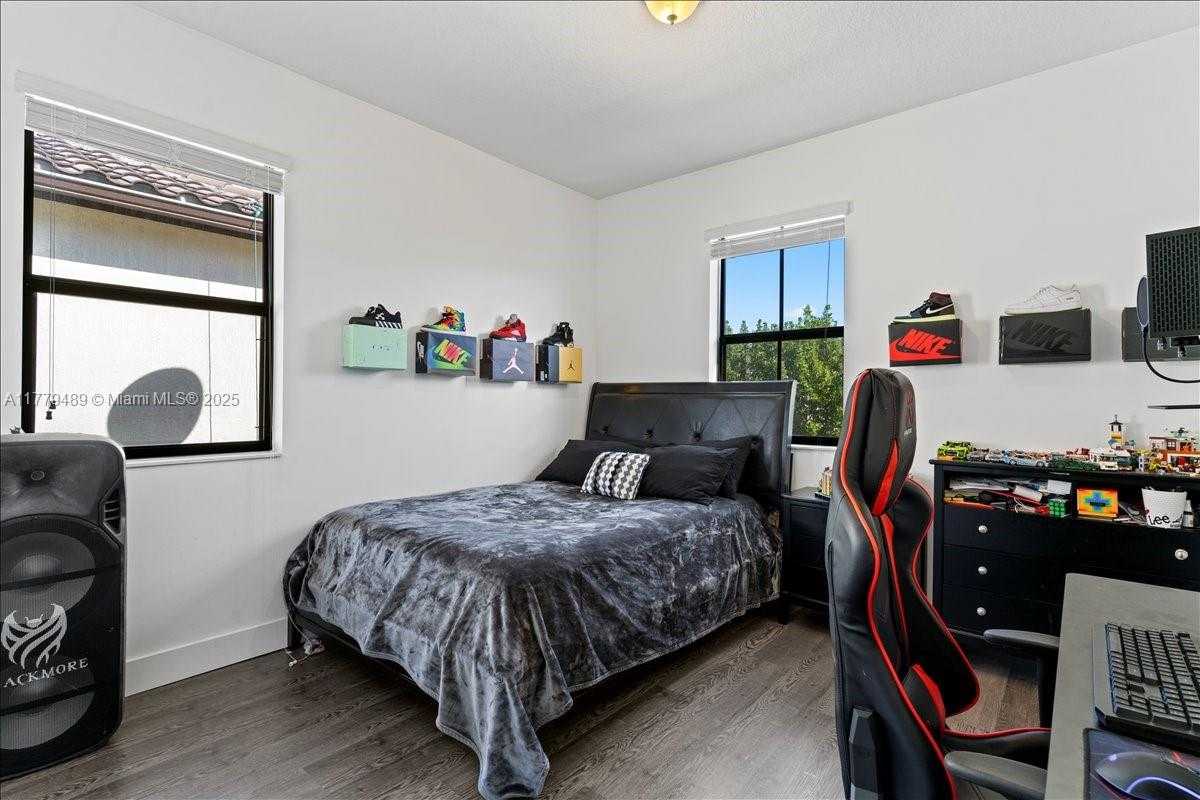 Small Image of 9786 WEST 34TH AVE, Hialeah Number 40