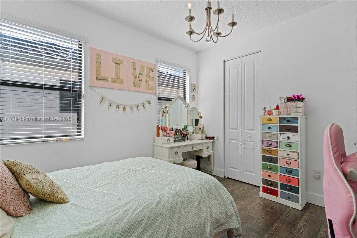 Small Image of 9786 WEST 34TH AVE, Hialeah Number 43