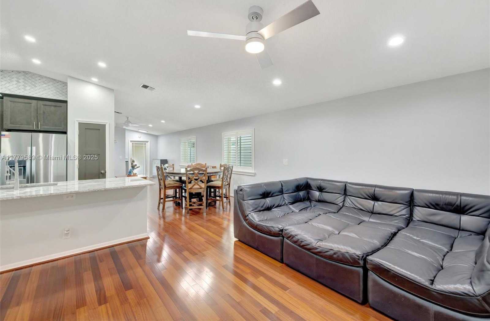 Small Image of 4613 SOUTH WEST 12TH ST, Deerfield Beach Number 15