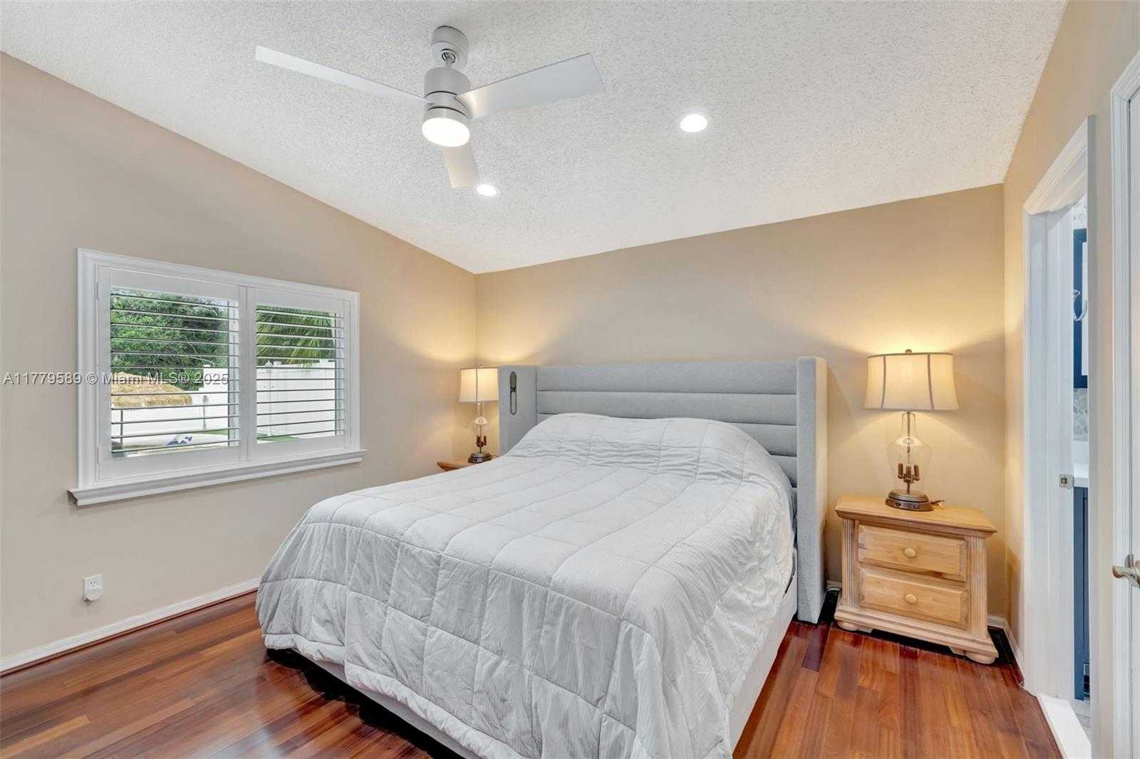 Small Image of 4613 SOUTH WEST 12TH ST, Deerfield Beach Number 28