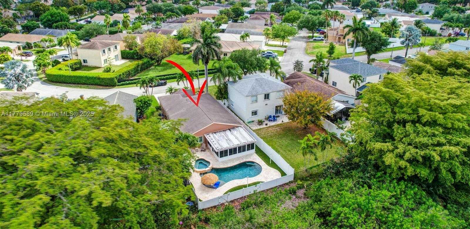 Small Image of 4613 SOUTH WEST 12TH ST, Deerfield Beach Number 3