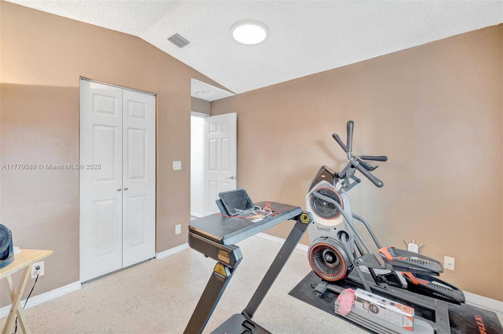 Small Image of 4613 SOUTH WEST 12TH ST, Deerfield Beach Number 35