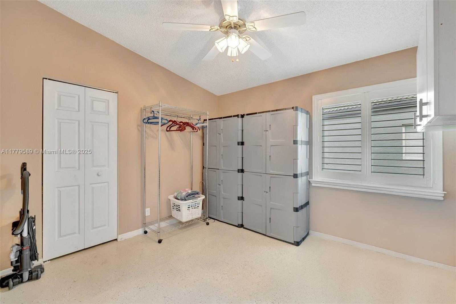 Small Image of 4613 SOUTH WEST 12TH ST, Deerfield Beach Number 37