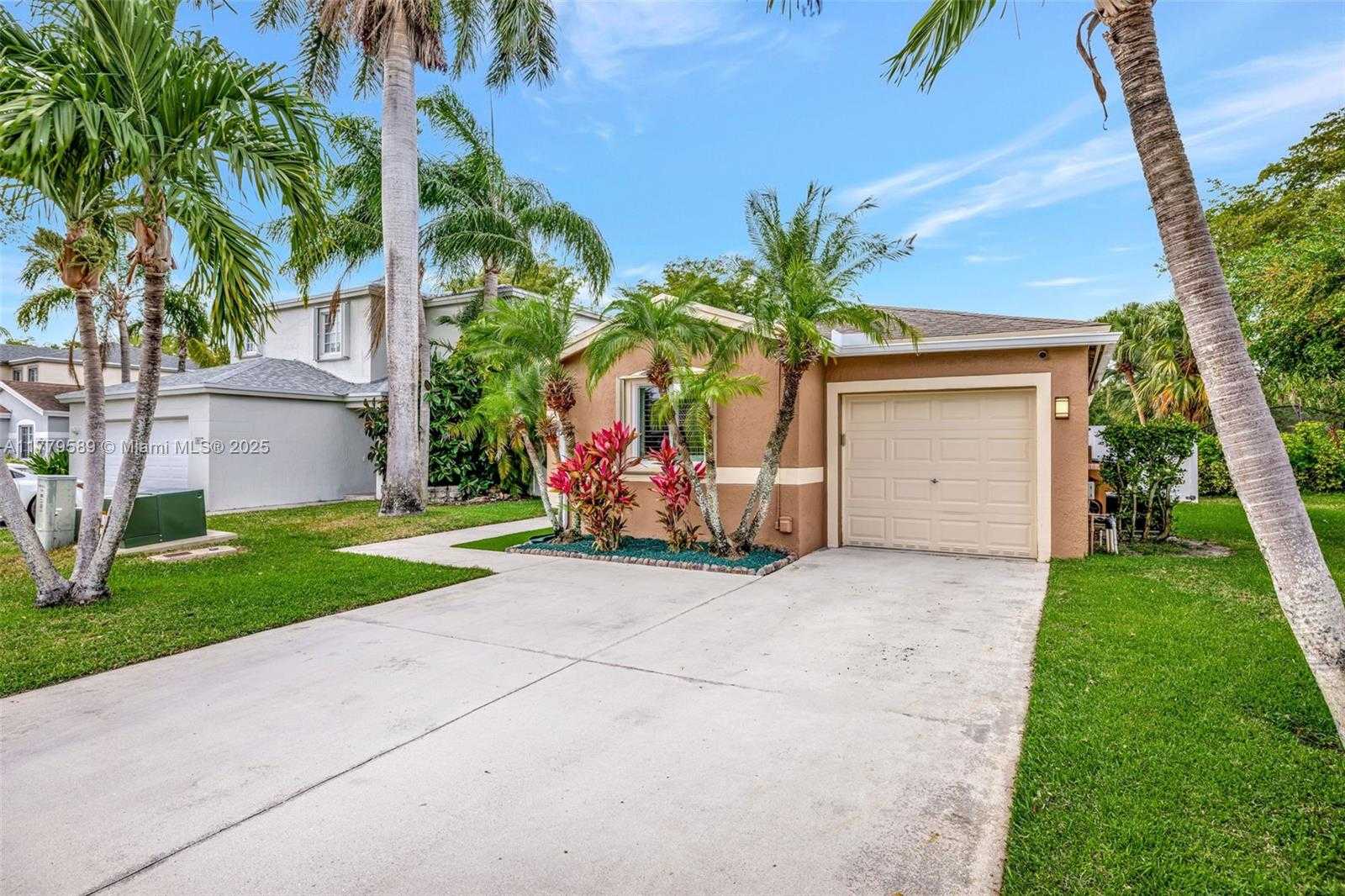Small Image of 4613 SOUTH WEST 12TH ST, Deerfield Beach Number 4