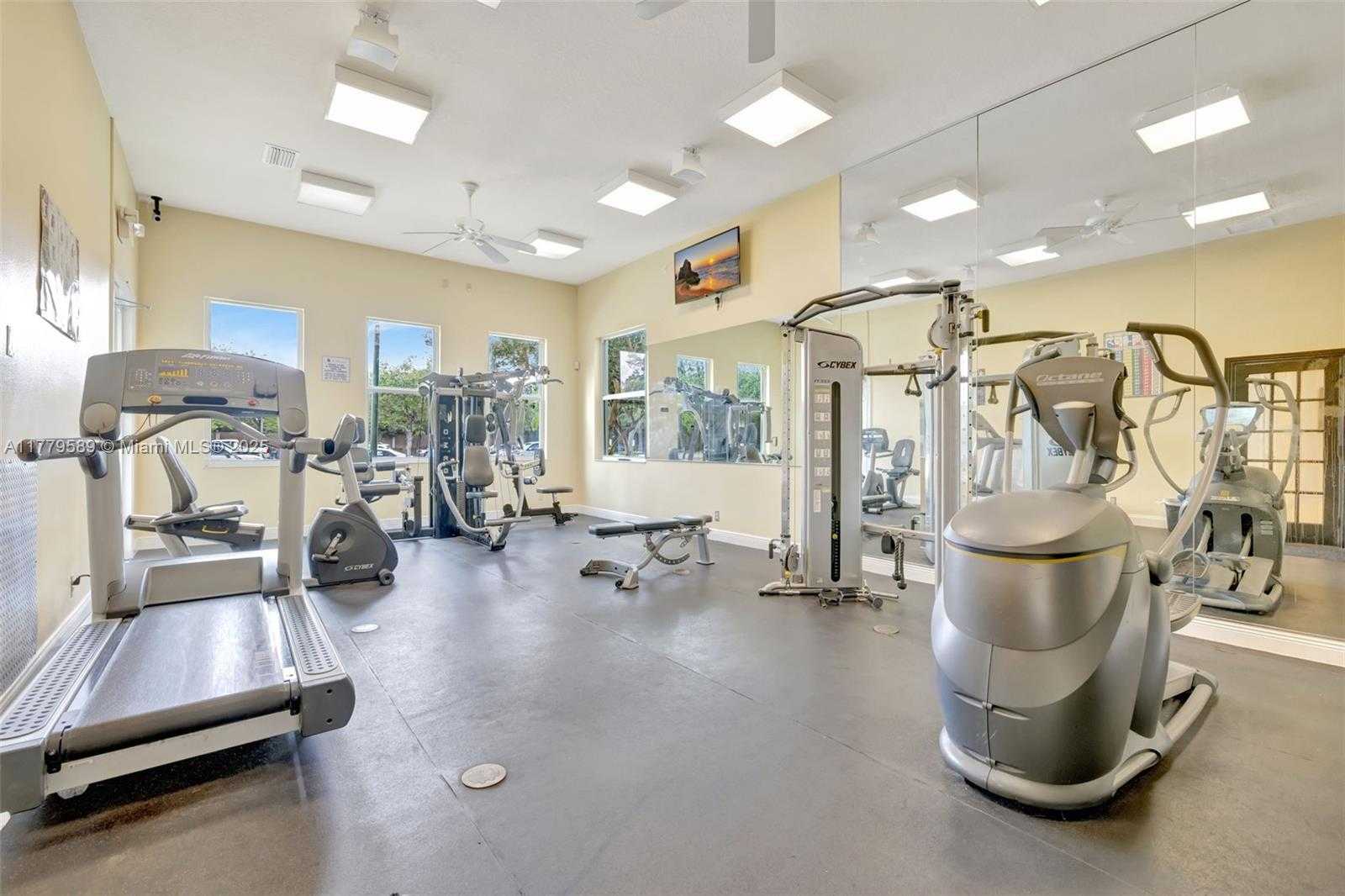 Small Image of 4613 SOUTH WEST 12TH ST, Deerfield Beach Number 47