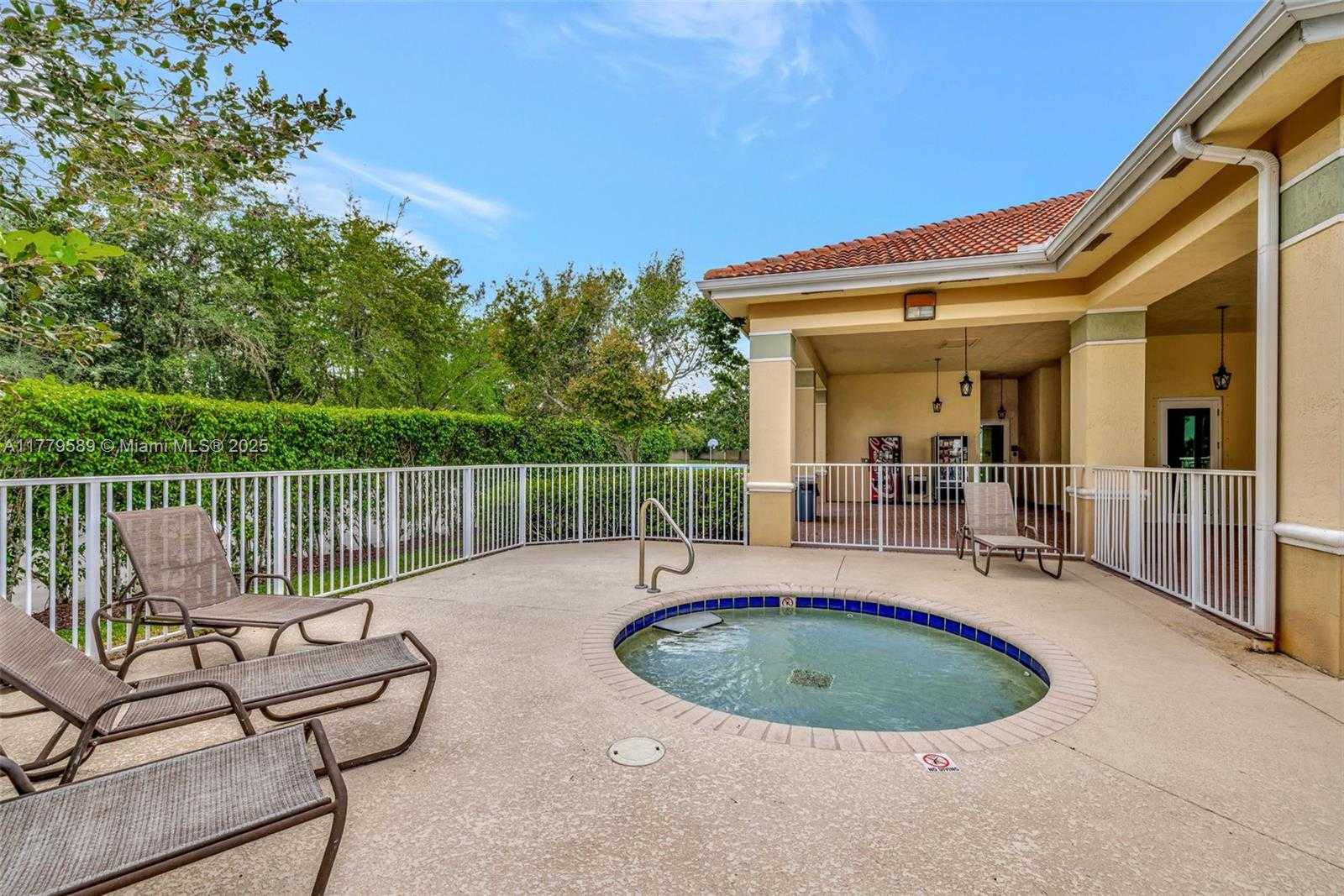 Small Image of 4613 SOUTH WEST 12TH ST, Deerfield Beach Number 48