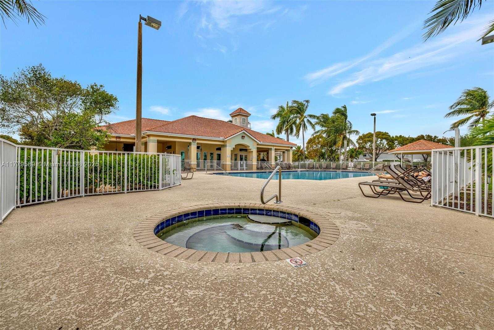 Small Image of 4613 SOUTH WEST 12TH ST, Deerfield Beach Number 49