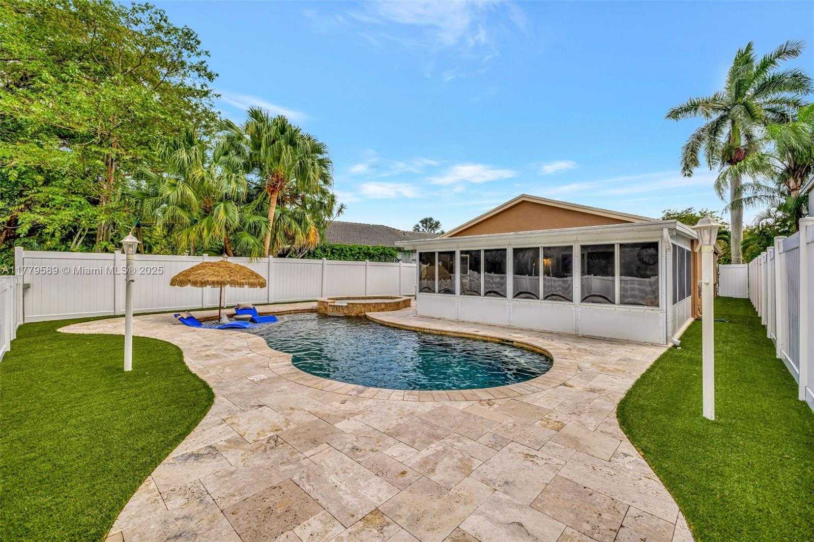 Small Image of 4613 SOUTH WEST 12TH ST, Deerfield Beach Number 5