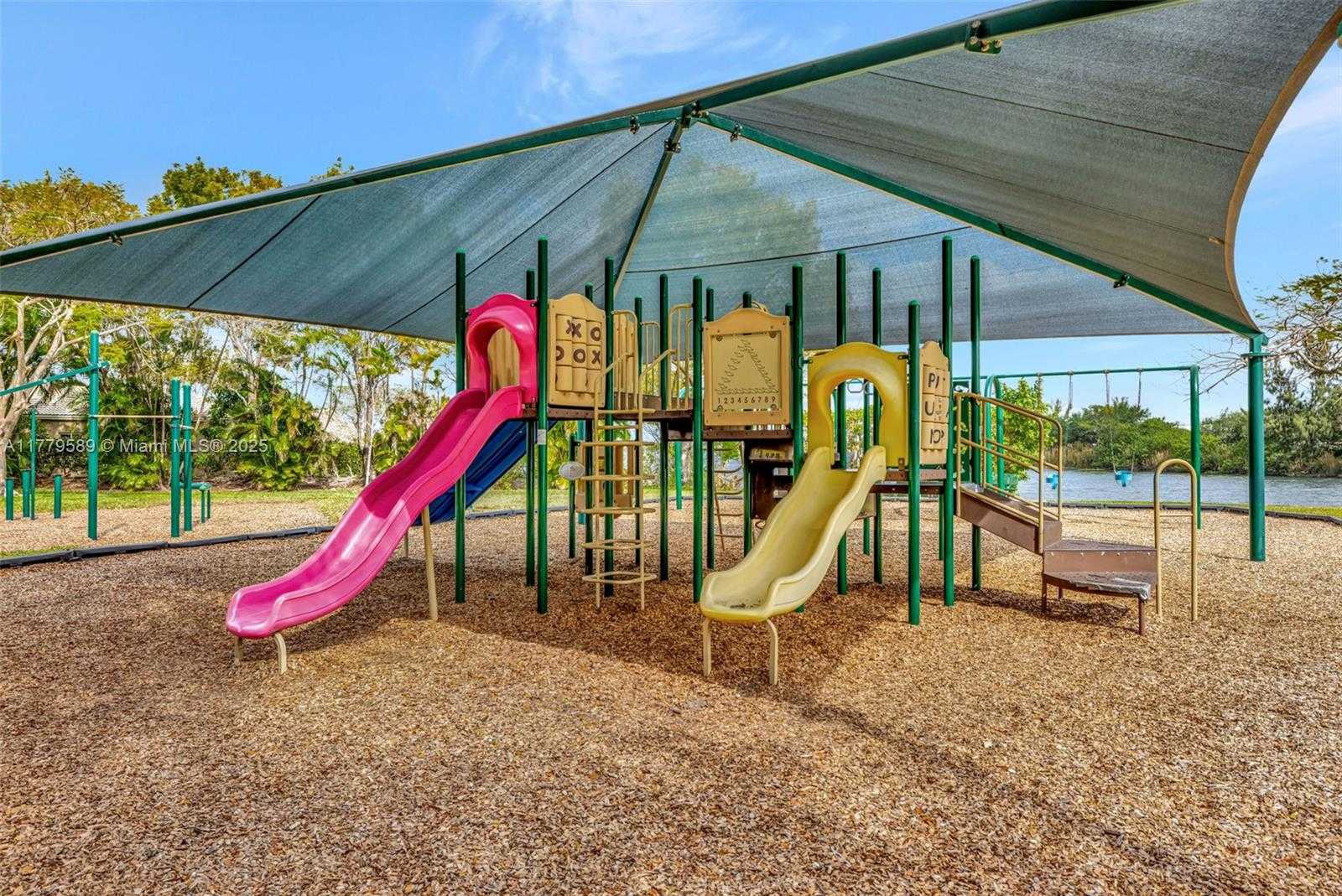 Small Image of 4613 SOUTH WEST 12TH ST, Deerfield Beach Number 54