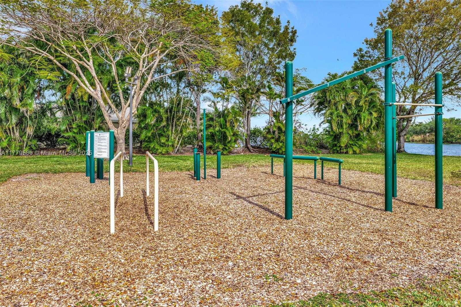 Small Image of 4613 SOUTH WEST 12TH ST, Deerfield Beach Number 55