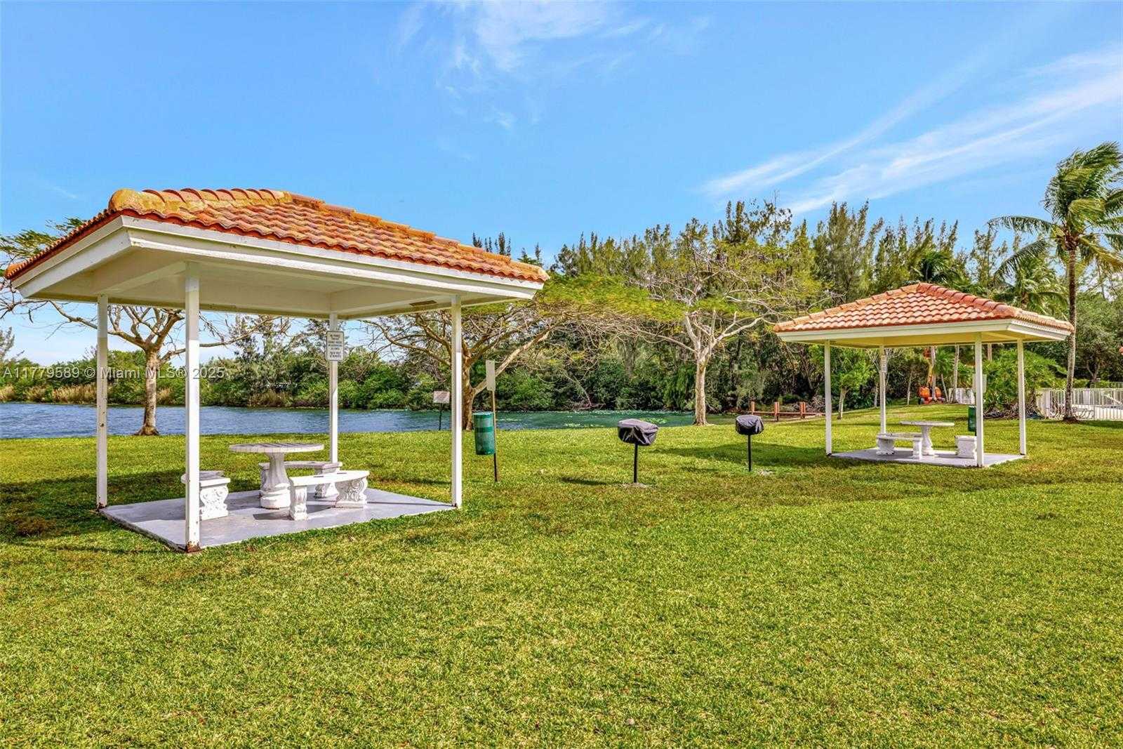Small Image of 4613 SOUTH WEST 12TH ST, Deerfield Beach Number 56