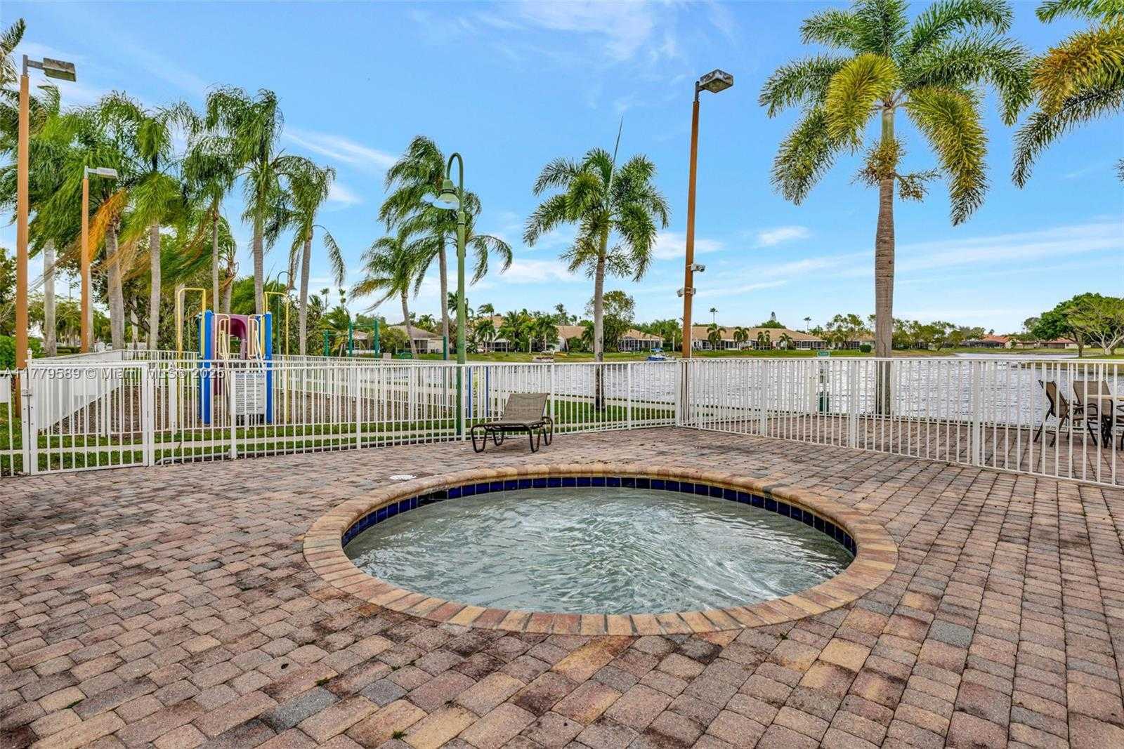 Small Image of 4613 SOUTH WEST 12TH ST, Deerfield Beach Number 59