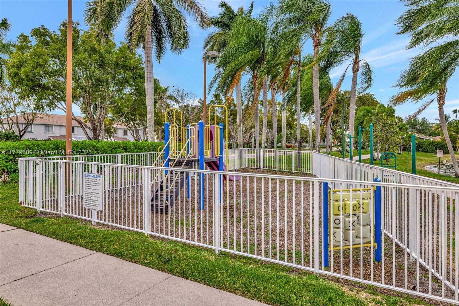 Small Image of 4613 SOUTH WEST 12TH ST, Deerfield Beach Number 60