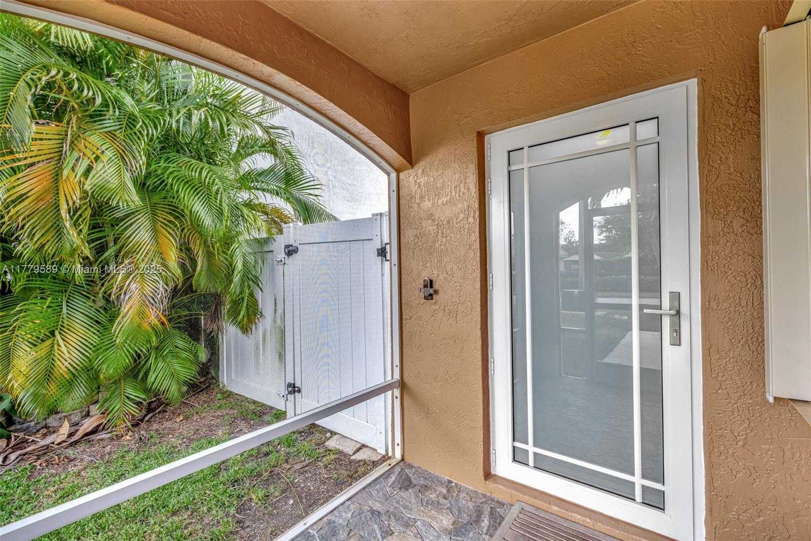 Small Image of 4613 SOUTH WEST 12TH ST, Deerfield Beach Number 7