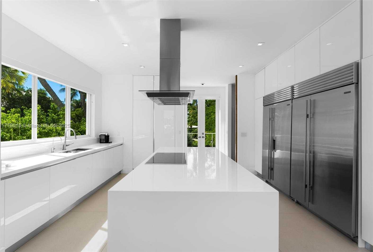 Small Image of 481 SOUTH MASHTA DRIVE, Key Biscayne Number 13