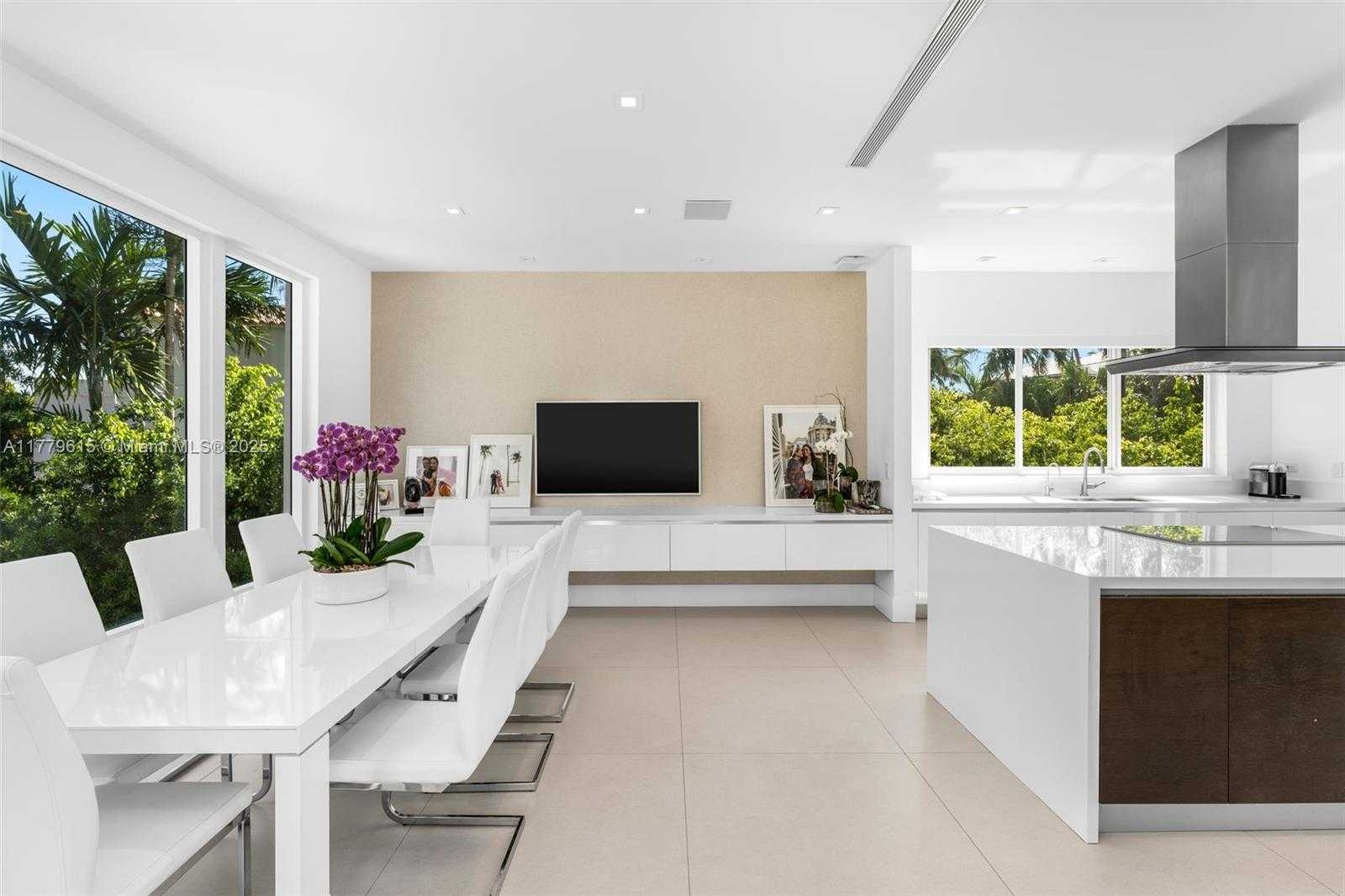 Small Image of 481 SOUTH MASHTA DRIVE, Key Biscayne Number 14