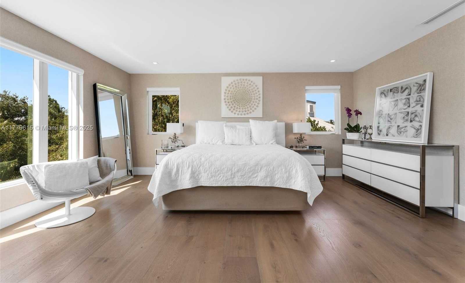Small Image of 481 SOUTH MASHTA DRIVE, Key Biscayne Number 25