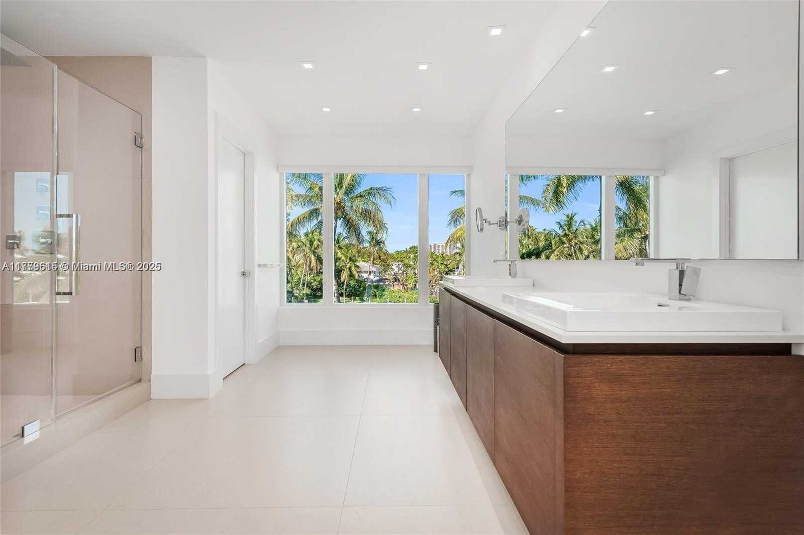 Small Image of 481 SOUTH MASHTA DRIVE, Key Biscayne Number 27