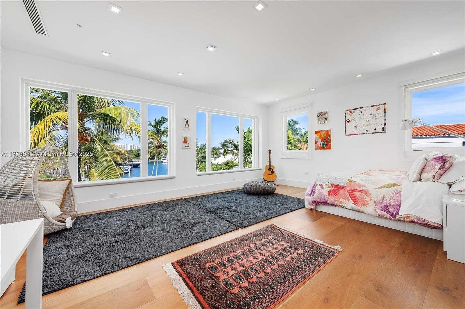 Small Image of 481 SOUTH MASHTA DRIVE, Key Biscayne Number 32