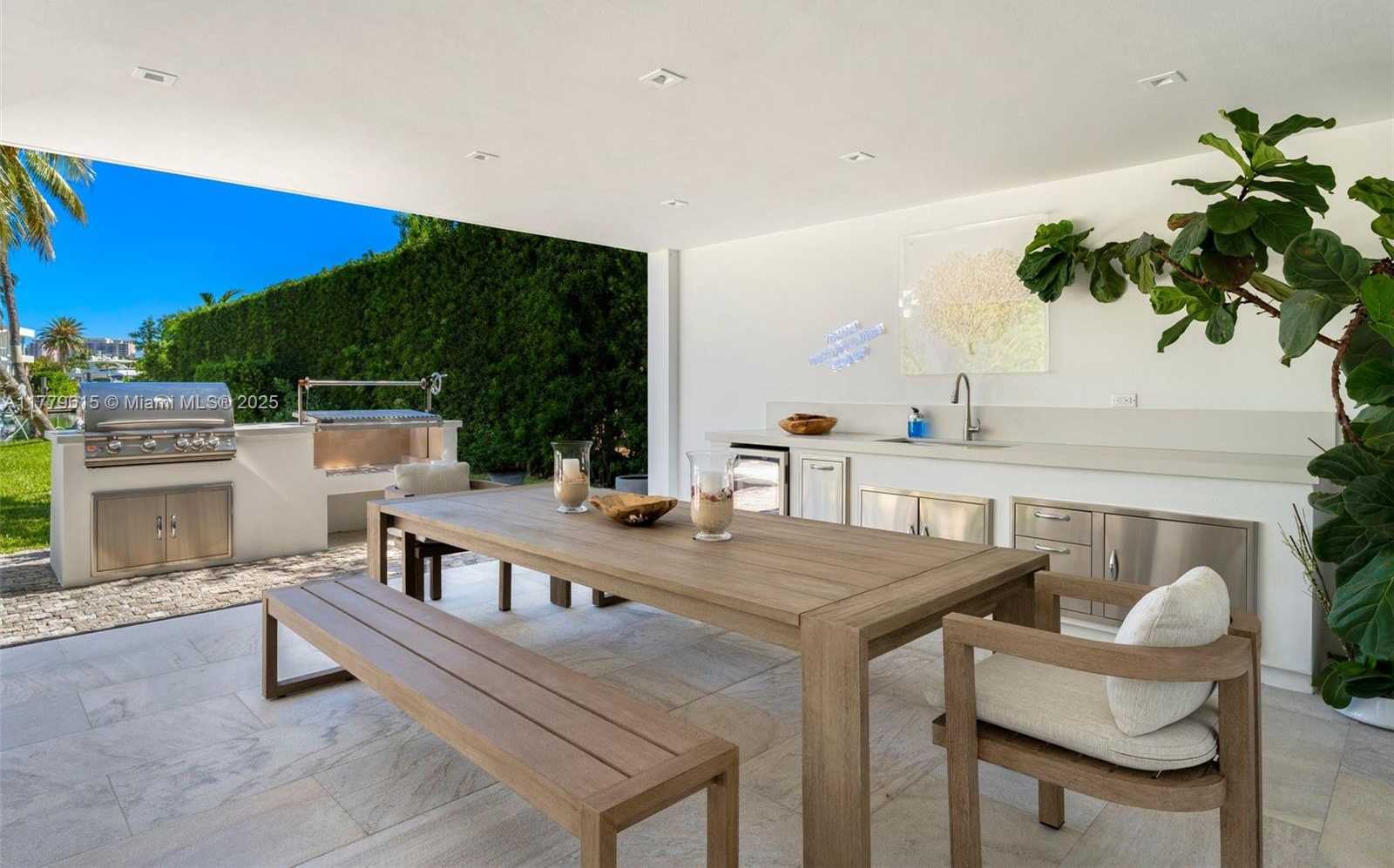 Small Image of 481 SOUTH MASHTA DRIVE, Key Biscayne Number 43