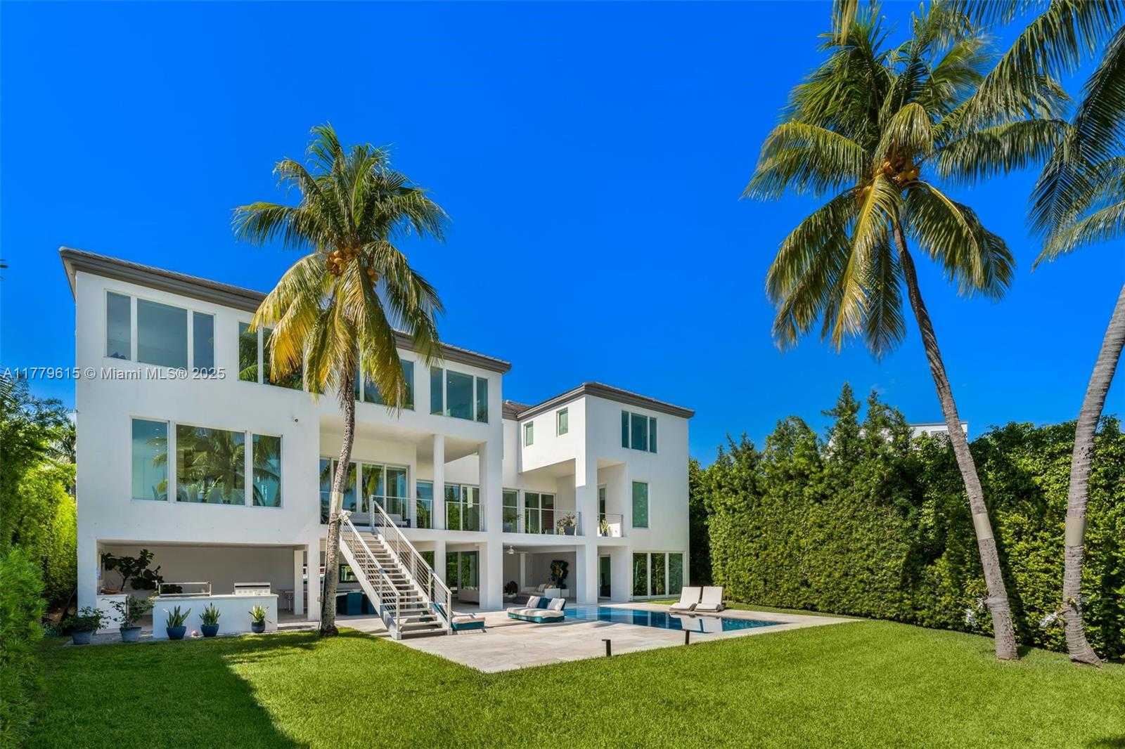 Small Image of 481 SOUTH MASHTA DRIVE, Key Biscayne Number 50