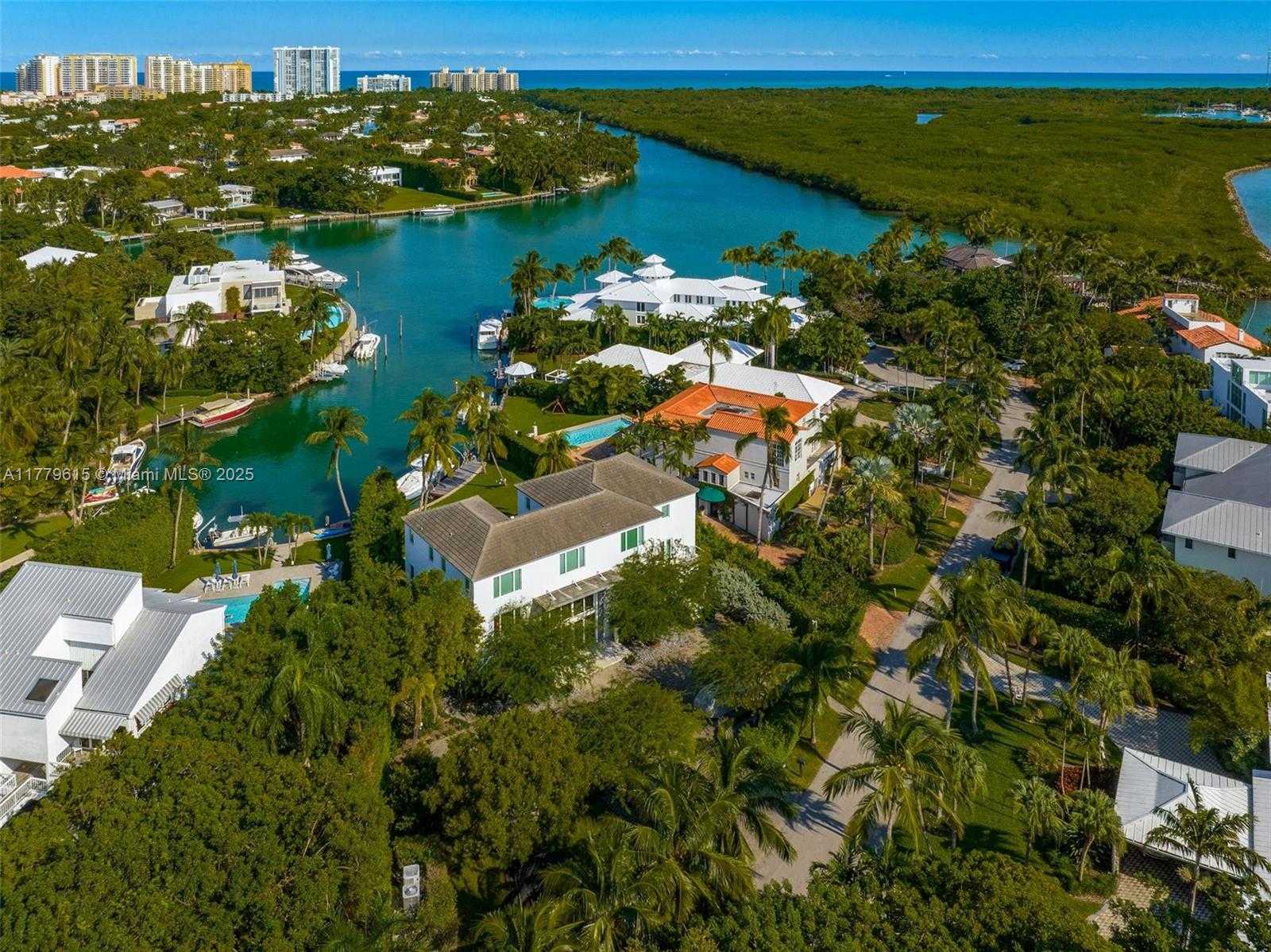 Small Image of 481 SOUTH MASHTA DRIVE, Key Biscayne Number 54