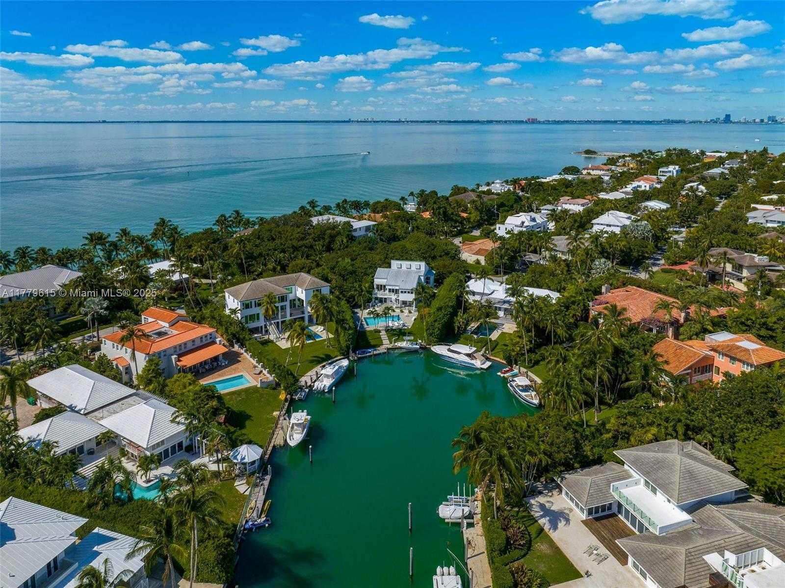 Small Image of 481 SOUTH MASHTA DRIVE, Key Biscayne Number 56