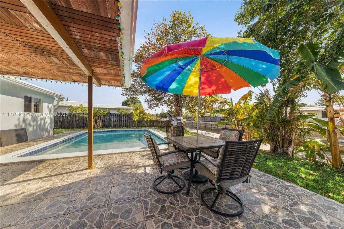 Small Image of 1625 EAST RIVER DR, Margate Number 18