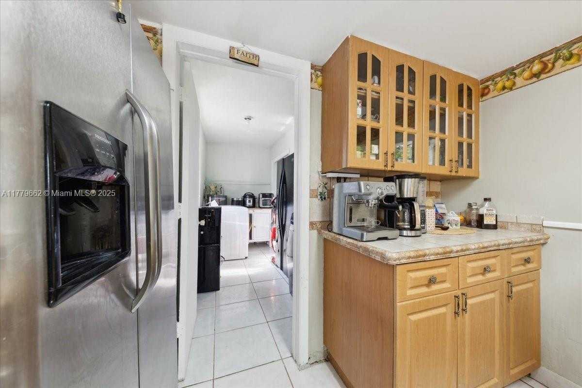 Small Image of 1625 EAST RIVER DR, Margate Number 41