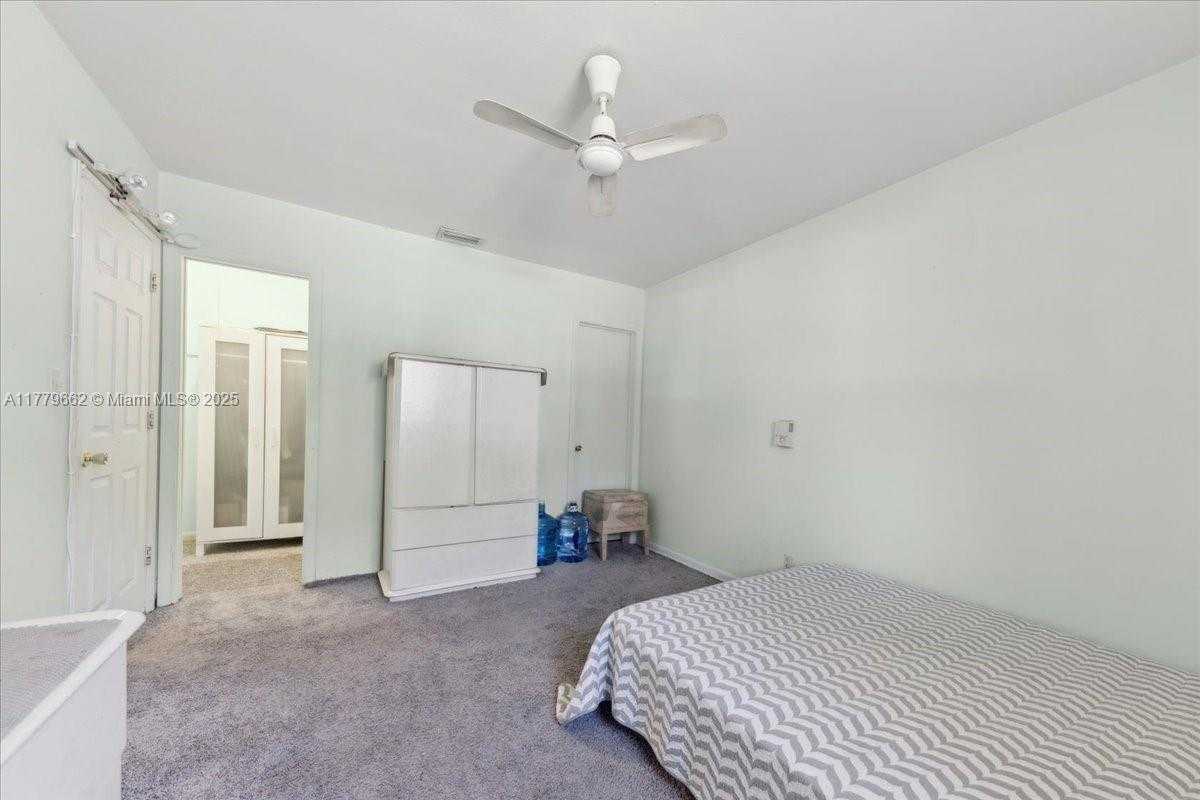 Small Image of 1625 EAST RIVER DR, Margate Number 44