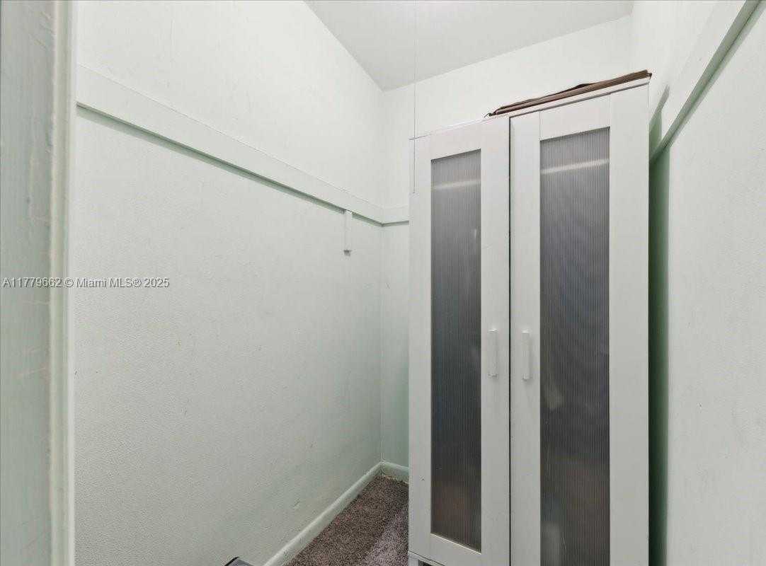 Small Image of 1625 EAST RIVER DR, Margate Number 45
