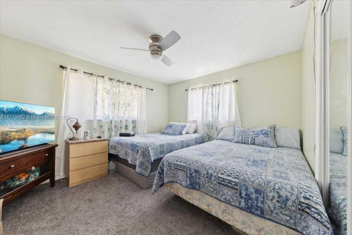 Small Image of 1625 EAST RIVER DR, Margate Number 46