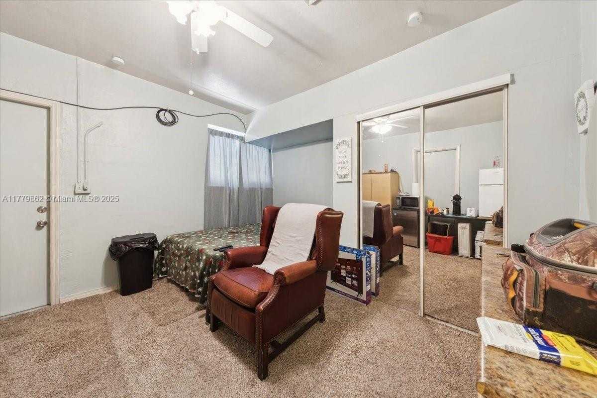 Small Image of 1625 EAST RIVER DR, Margate Number 52