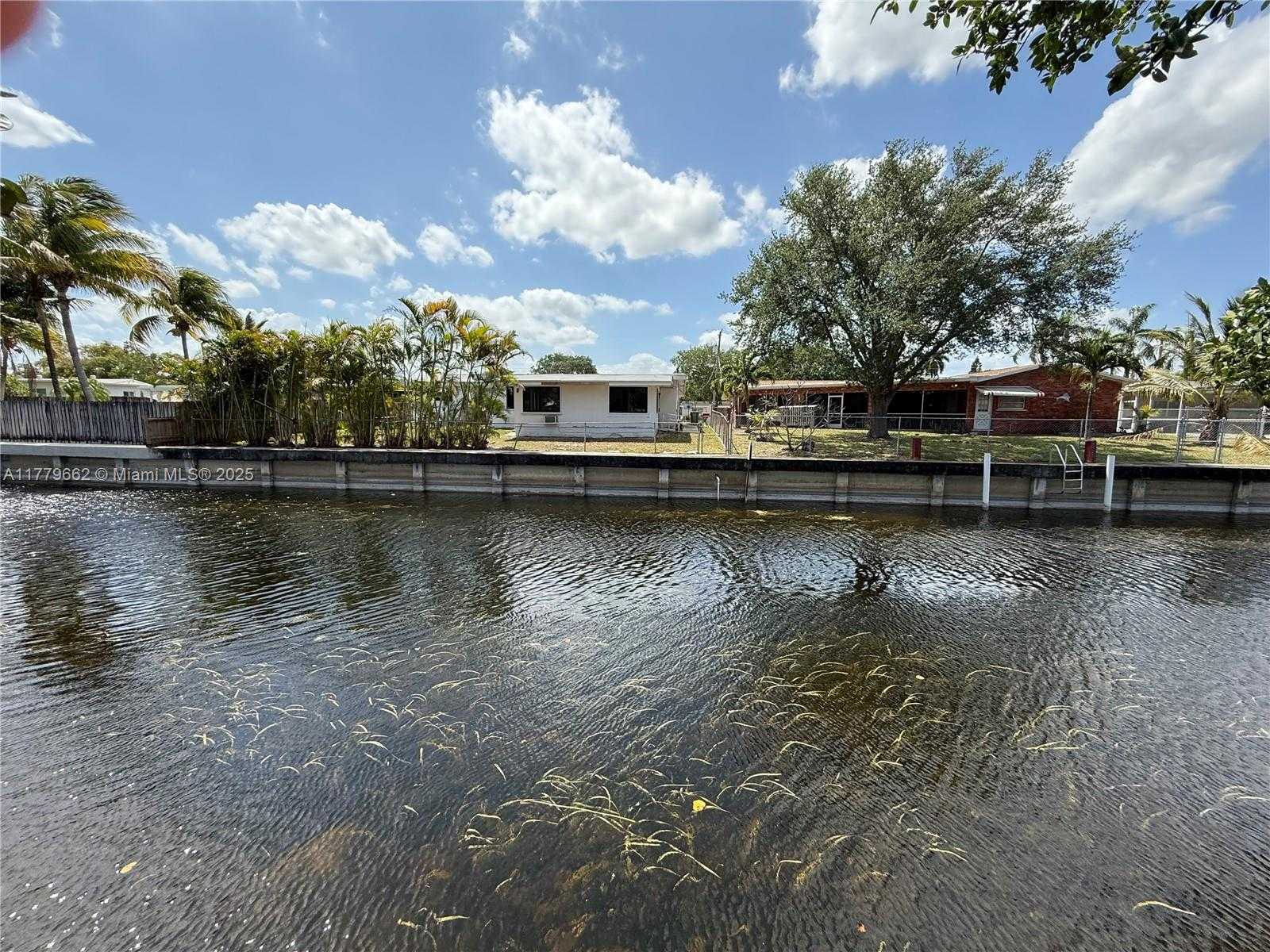 Small Image of 1625 EAST RIVER DR, Margate Number 9
