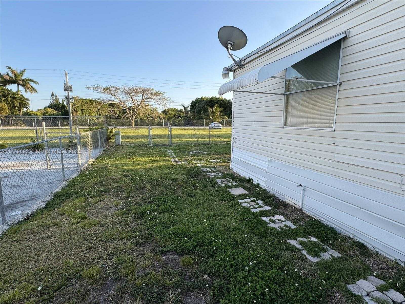 Small Image of 19800 SOUTH WEST 180TH AVE UNIT 425, Miami Number 13