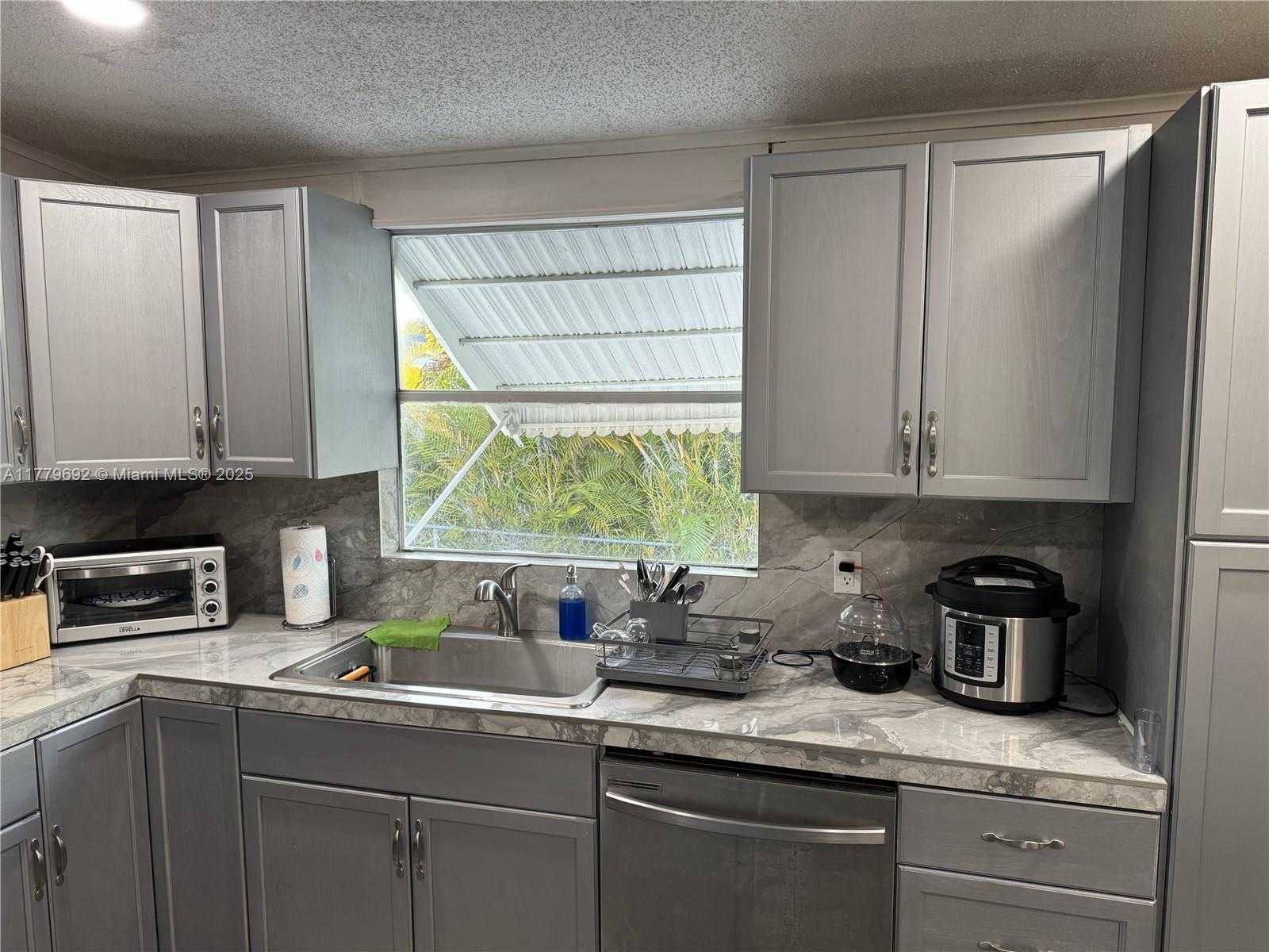 Small Image of 19800 SOUTH WEST 180TH AVE UNIT 425, Miami Number 6