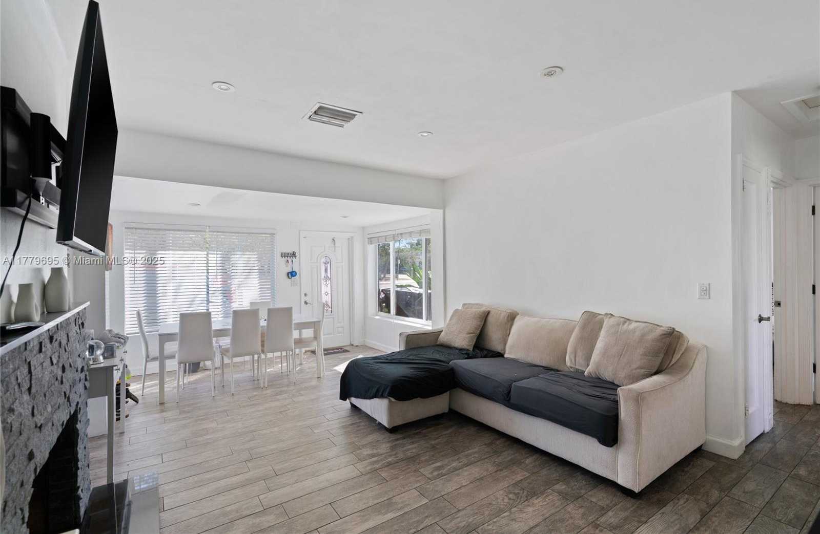 Small Image of 1843 SOUTH WEST 4TH AVE, Fort Lauderdale Number 10