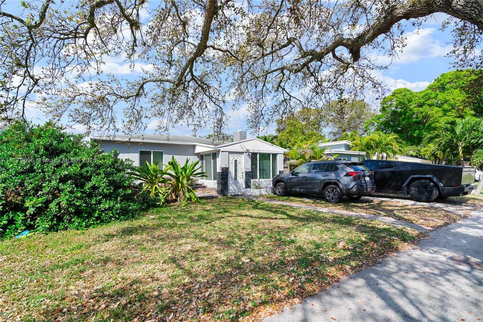 Small Image of 1843 SOUTH WEST 4TH AVE, Fort Lauderdale Number 2