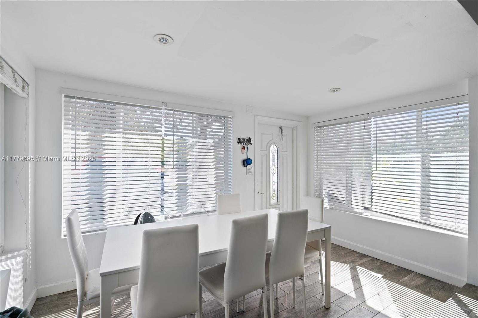 Small Image of 1843 SOUTH WEST 4TH AVE, Fort Lauderdale Number 4