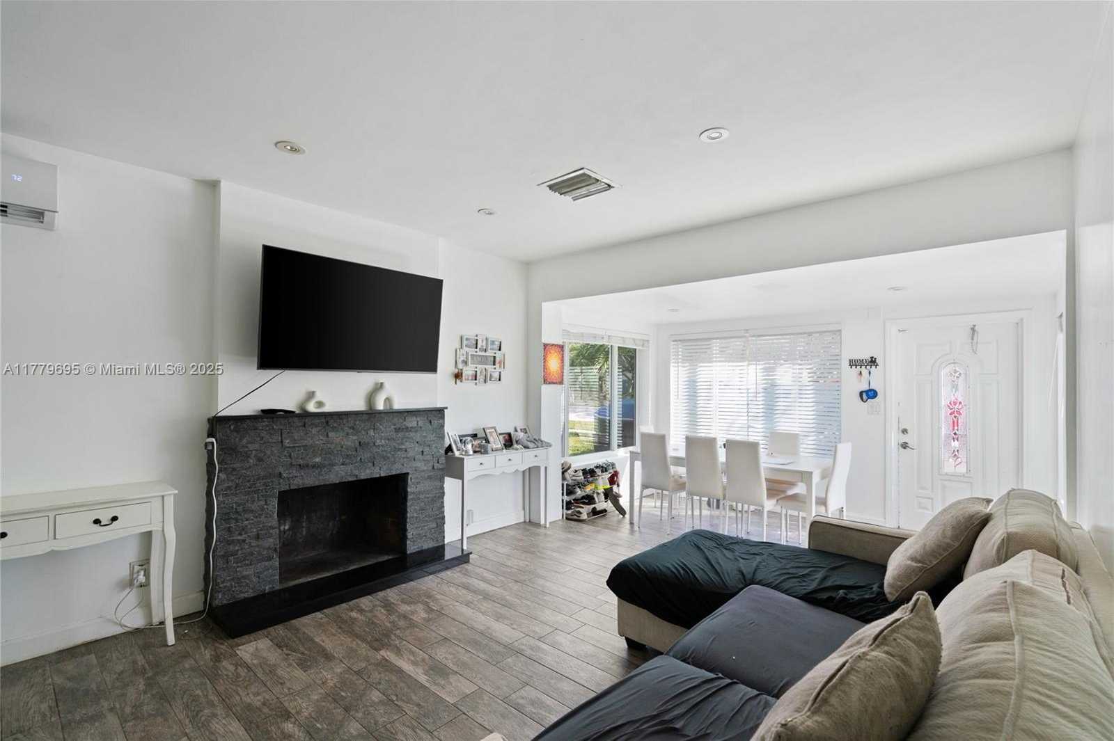 Small Image of 1843 SOUTH WEST 4TH AVE, Fort Lauderdale Number 8