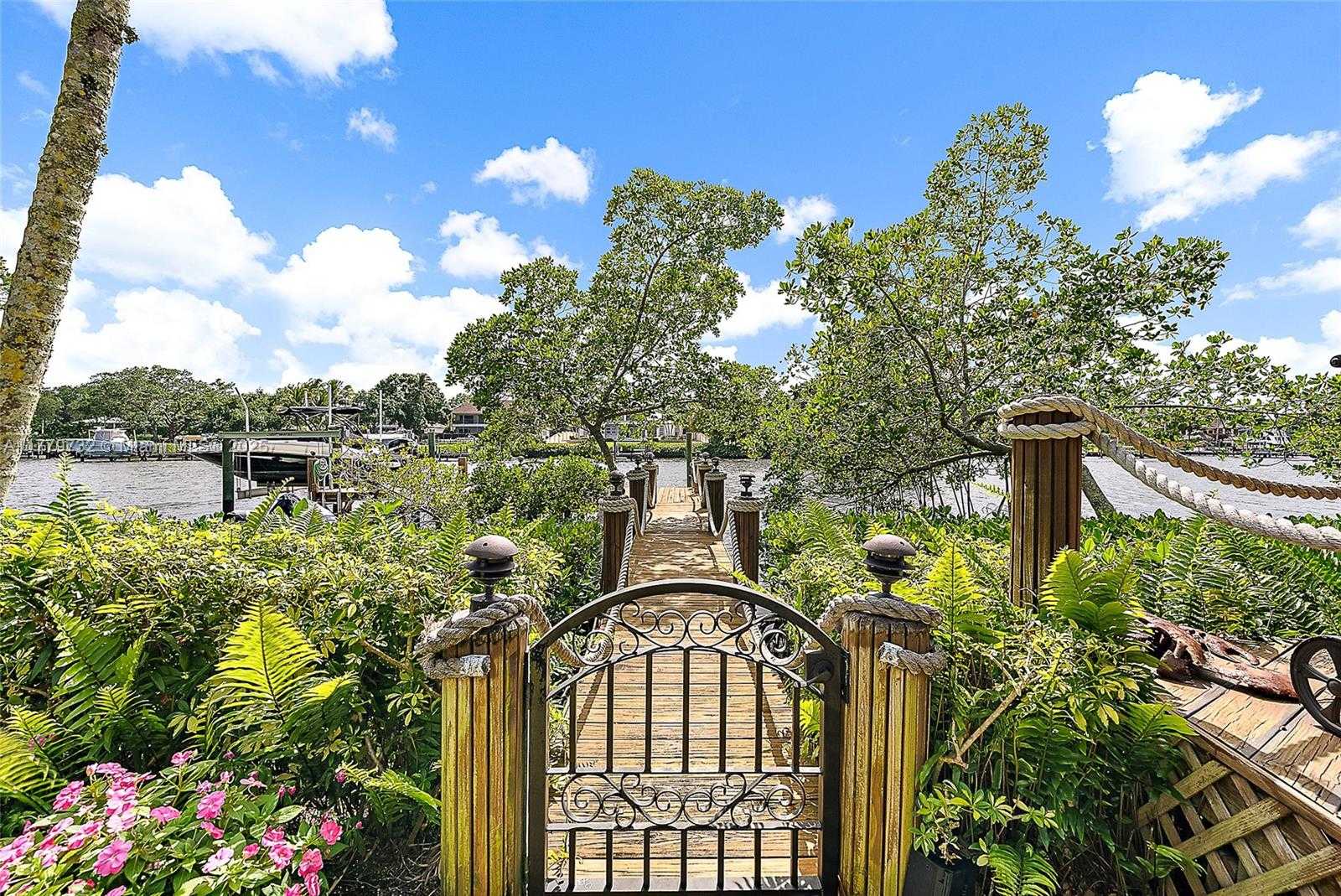 Small Image of 19028 SOUTH EAST WINDWARD ISLAND LN, Jupiter Number 37