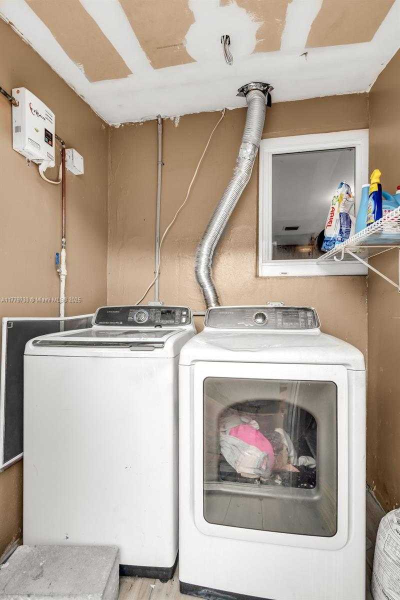 Small Image of 3201 NORTH WEST 98TH ST, Miami Number 16